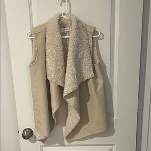 John + Jenn Cream Sherpa-Lined Draped Vest